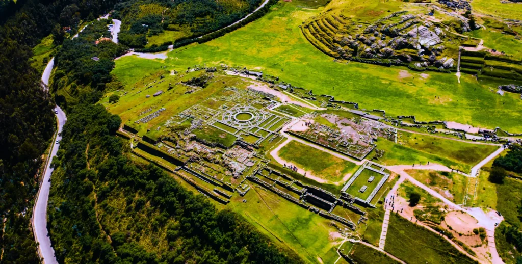 fortaleza de sacsayhuaman cusco